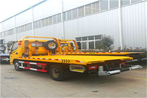 高要附近拖车救援搭电